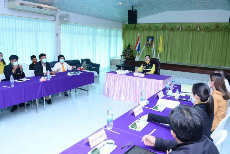 รมช.มนัญญา มอบพันธุ์มะพร้าวหนุน เกษตรกรปลูกมะพร้าว ให้เพียงพอความต้องการของตลาด