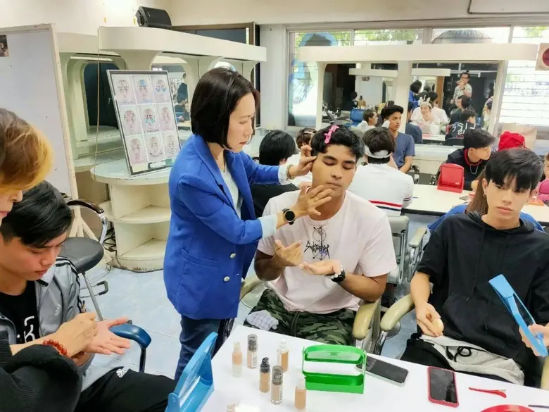 ปรับโฉม!สารพัดช่างธนบุรีผุดคอร์สพัฒนาศิลปิน พร้อมพัฒนาเป็นสถานศึกษาเฉพาะทางด้านเทคโนโลยีเสริมสวยและความงาม ตอบโจทย์ความต้องการของผู้เรียน