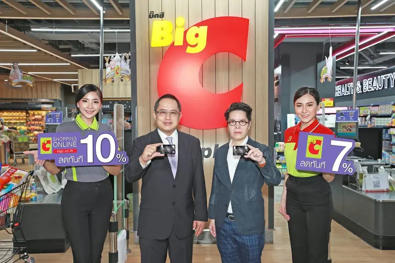 นายนันทวัฒน์ โชติวิจิตร กรรมการบริหาร (ซ้...