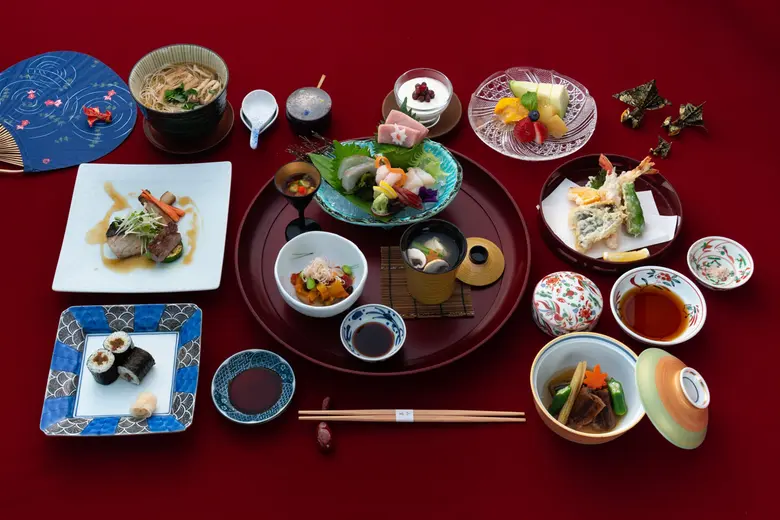 ห้องอาหาร ยามาซาโตะ (Yamazato) โรงแรม ดิ ...