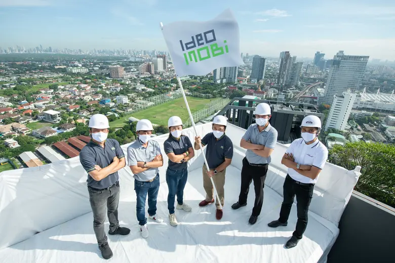 คุณธัญลักษณ์ นันท์ธนาวรสิริ (ที่ 3 จากขวา...