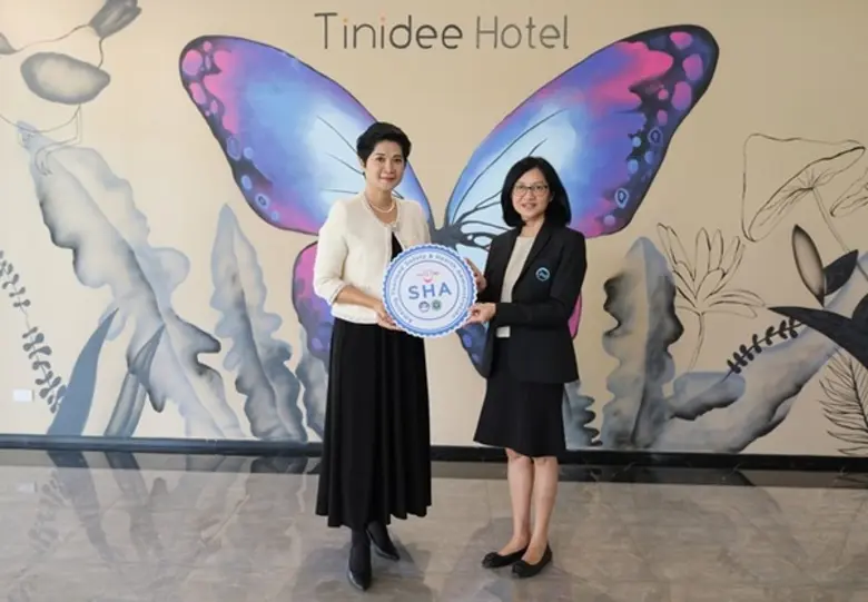 คุณอิสรีย์ อภิสรากุลโรจน์ ผู้จัดการโรงแรม...