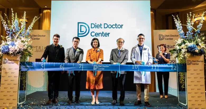 นพ.วิทิต อรรถเวชกุล (ที่ 3 จากซ้าย) กรรมก...