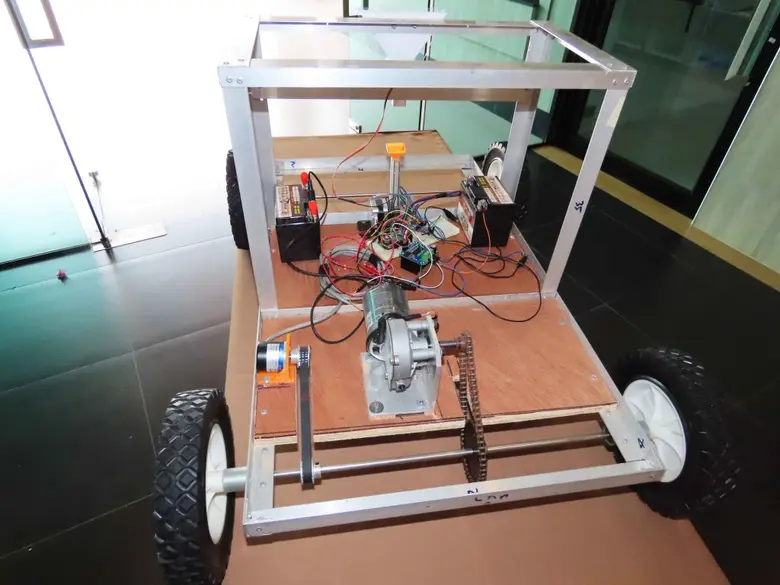 นวัตกรรุ่นใหม่วิศวะมหิดล สร้างหุ่นยนต์หยอดเมล็ดข้าวโพดอัตโนมัติ