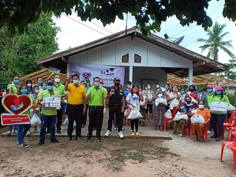 กลุ่มบริษัทศรีตรังส่งมอบความห่วงใยแก่สังค...