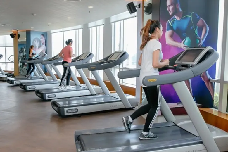 ริ้วรอยร่องลึกกระจายทั่วใบหน้า ทั้งร่องใต...