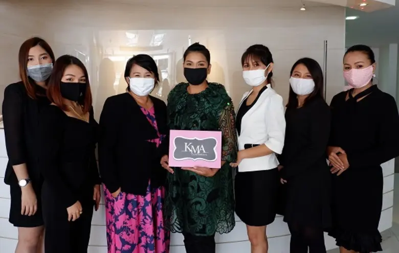 สุวภา ศิริวรรณ หัวหน้าหน่วยอบรมการแต่งหน้...