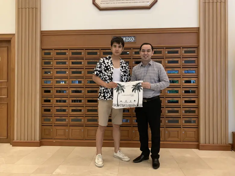 กิตติเดช คุ้มม่วง (ขวา) ผู้จัดการ โรงแรมแ...