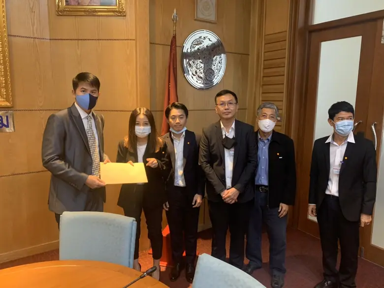 ดร.อธิรัฐ รัตนเศรษฐ รัฐมนตรีช่วยว่าการกระ...