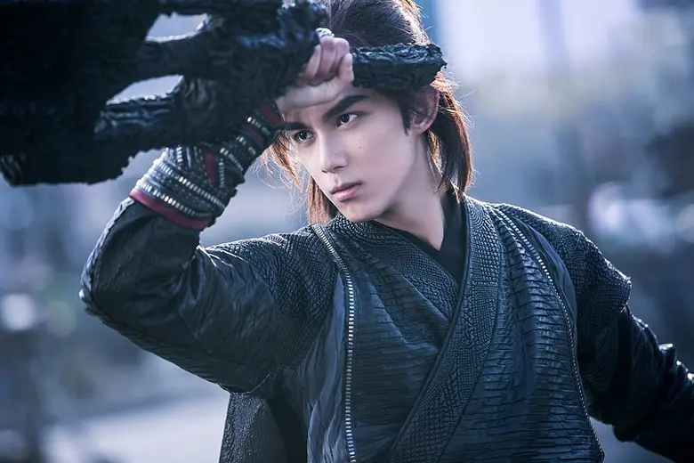 เปิดวาร์ป! “อู๋เหล่ย” ครบสูตรความเพอร์เฟค หนุ่มฮอตแดนมังกรจากซีรีส์ “สัประยุทธ์ทะลุฟ้า”