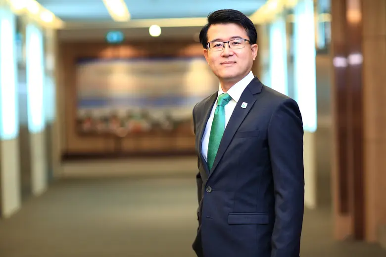 นายจงรัก รัตนเพียร รองกรรมการผู้จัดการอาว...