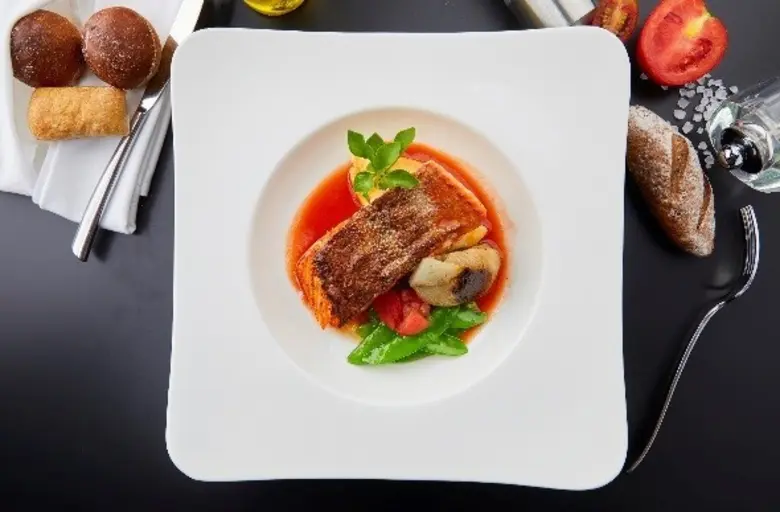 ห้องอาหารโอเอซิส โรงแรมเซ็นทาราแกรนด์มิรา...