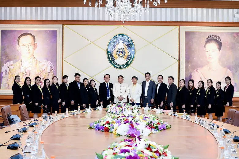 ดร.สมโภชน์ วัลยะเสวี ประธานเจ้าหน้าที่บริ...