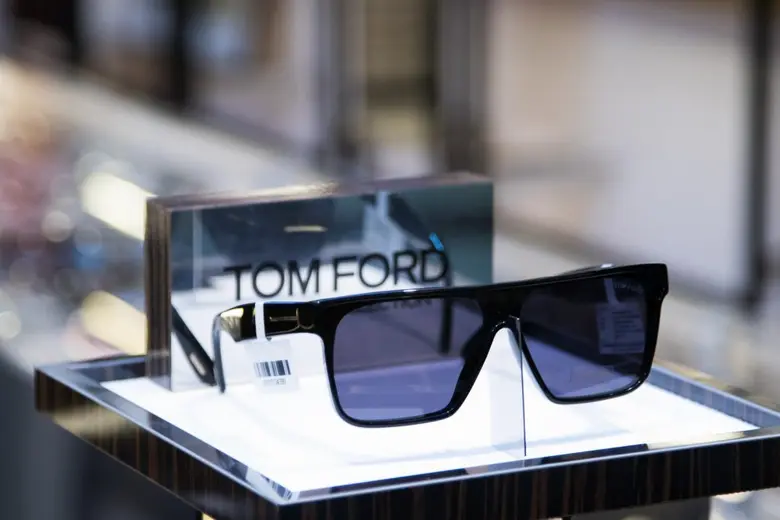 แว่นท็อปเจริญ ขนทัพแว่นลักซ์ชัวรี่แบรนด์ “TOM FORD” พร้อมโปรโมชั่นสุดพิเศษที่สายแฟห้ามพลาด!!