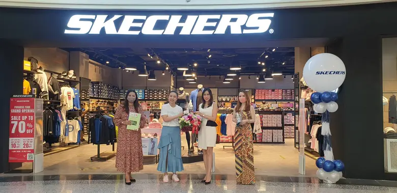 นางสาวชวรมย์ มังคละคีรี ผู้อำนวยการฝ่ายผู...