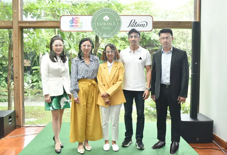 นางรติวัลคุ์ ธนาธรรมโรจน์ (ที่ 2 จากซ้าย ...