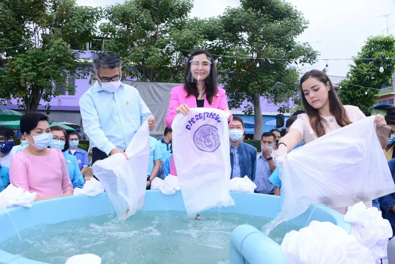 นางสาวมนัญญา ไทยเศรษฐ์ รัฐมนตรีช่วยว่าการ...