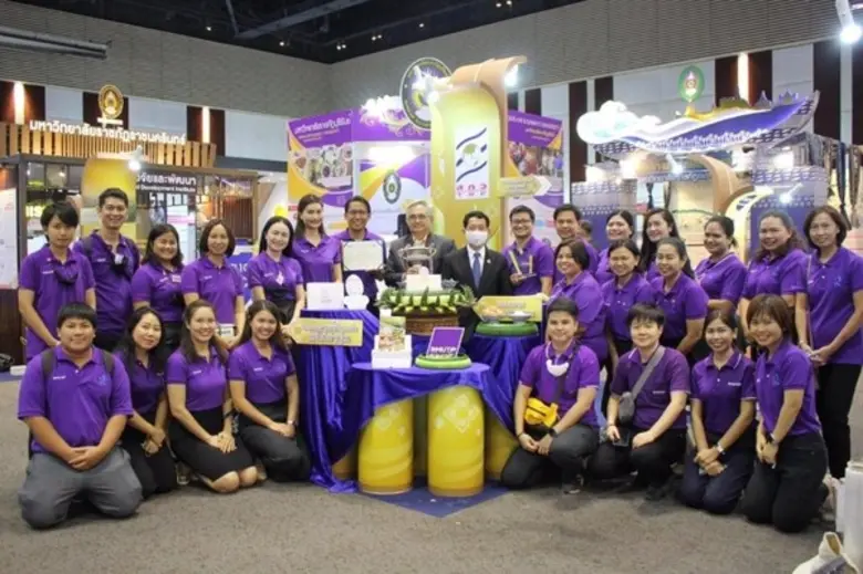 รศ.ประสงค์ ก้านแก้ว ผู้ช่วยอธิการบดีฝ่ายว...