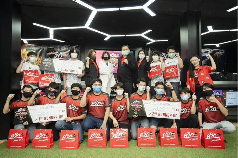 นายยศสรัล แต้มคงคา (ที่ 6 ซ้ายบน) ผู้อำนว...