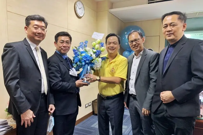 นายสมเกียรติ ศิลวัฒนาวงศ์ ประธานกรรมการ บ...