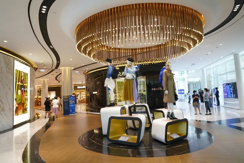 คิง เพาเวอร์ รางน้ำ สร้างปรากฏการณ์ใหม่ ป...