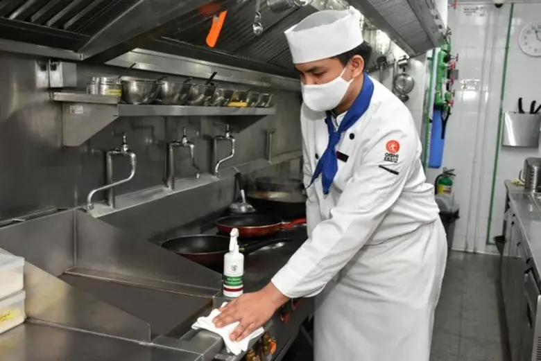 ปลอดภัยขั้นสุด “โออิชิ” ดูแลพนักงาน รักลูกค้า รักษ์โลก ใช้นวัตกรรมการฆ่าเชื้อ Green Bio Hygienic จากธรรมชาติ