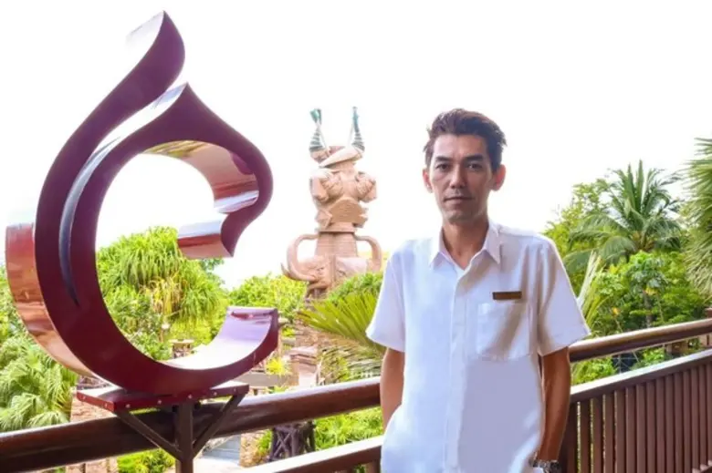 เดนิส ทรูวาร์ ผู้จัดการทั่วไปภาคพื้นที่ โ...