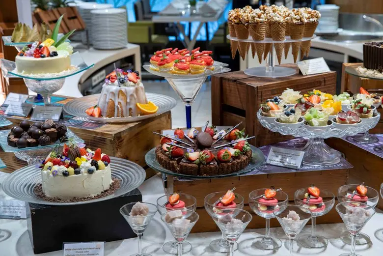 อิ่ม อร่อย อลังการ กับบรันช์วันอาทิตย์ 'ล็อบสเตอร์ แอนด์ บียอนด์’ จากโรงแรมเซ็นทาราแกรนด์ แอท เซ็นทรัลพลาซา ลาดพร้าว