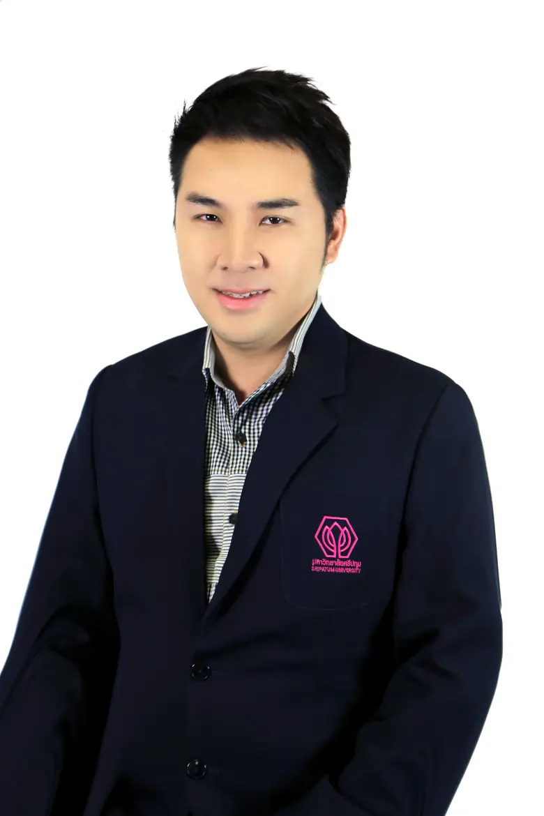 รศ.ดร.ธันยวิช วิเชียรพันธ์ ผู้อำนวยการสำน...