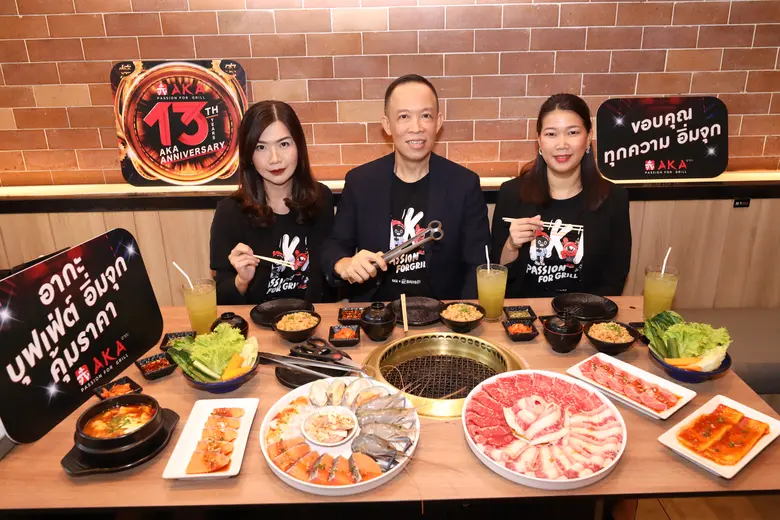 นายบุญยง ตันสกุล (กลาง) ประธานเจ้าหน้าที่...