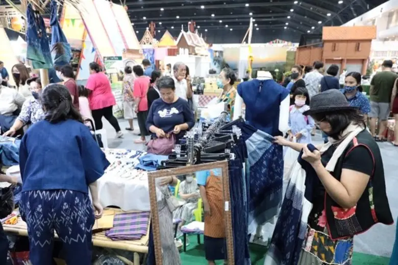 สุดปัง !! โอทอปศิลปาชีพ ปี 63 ยอดพุ่ง 9 วัน กวาด 484 ล้าน พช.ปลื้ม ขอบคุณคนไทย ช่วยพลิกฟื้นศก. เสริมแกร่งชุมชน