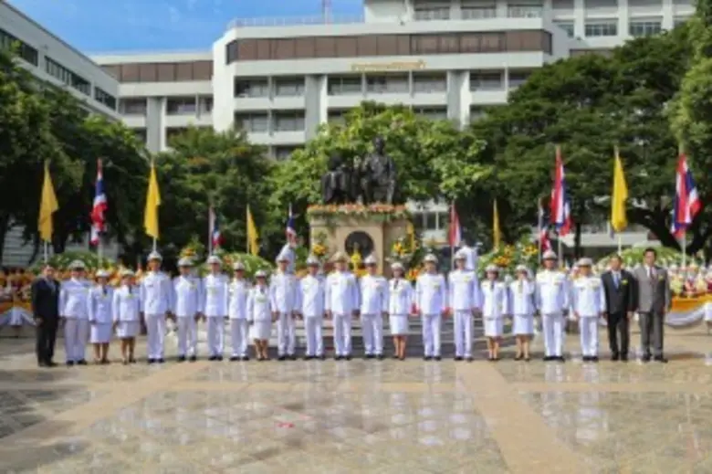 สมเด็จพระเจ้าอยู่หัว ทรงพระกรุณาโปรดเกล้า...