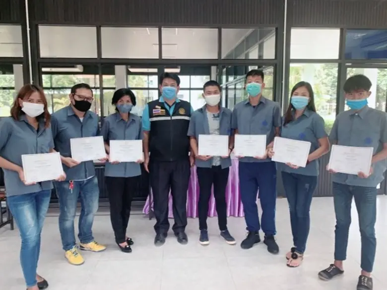 สนพ.มุกดาหาร ดำเนินการปิดการฝึกอบรมและมอบ...