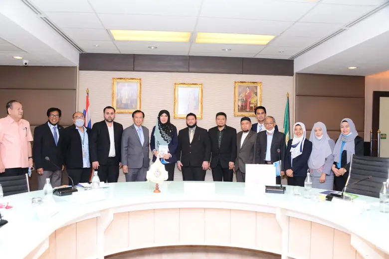 นางสาวมนัญญา ไทยเศรษฐ์ รัฐมนตรีช่วยว่าการ...