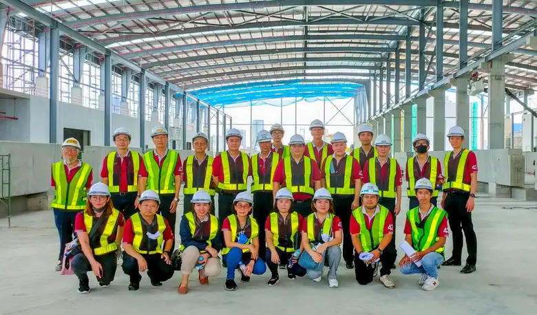 นายสมจิตร์ เปี่ยมเปรมสุข และ นายอิสรินทร์...