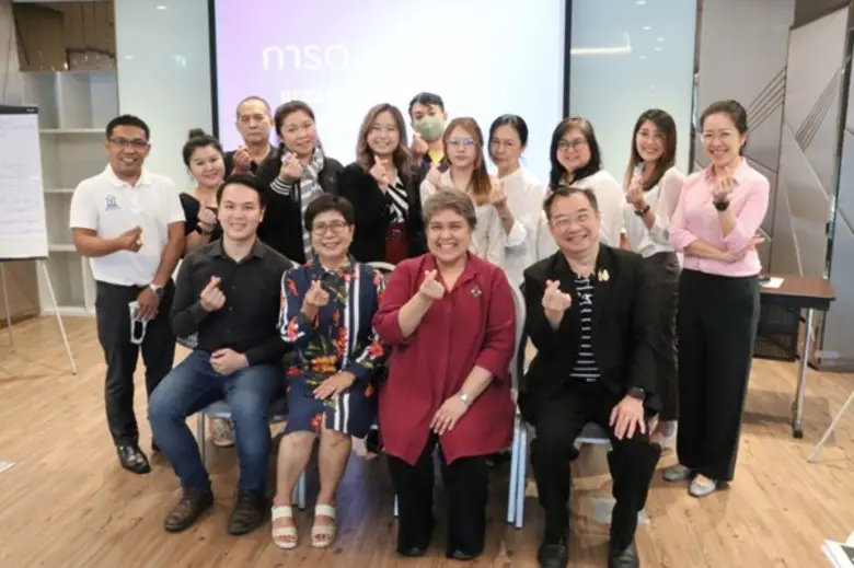 2 Gen Marketers ซึ่งเป็นเพจของกลุ่มผู้เชี...