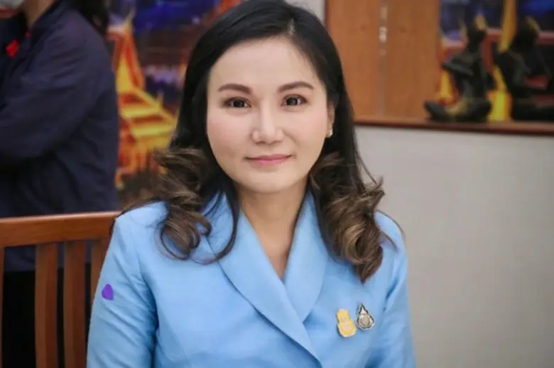 รมช.แรงงาน เดินสายเยี่ยมชมภารกิจกรมพัฒนาฝ...