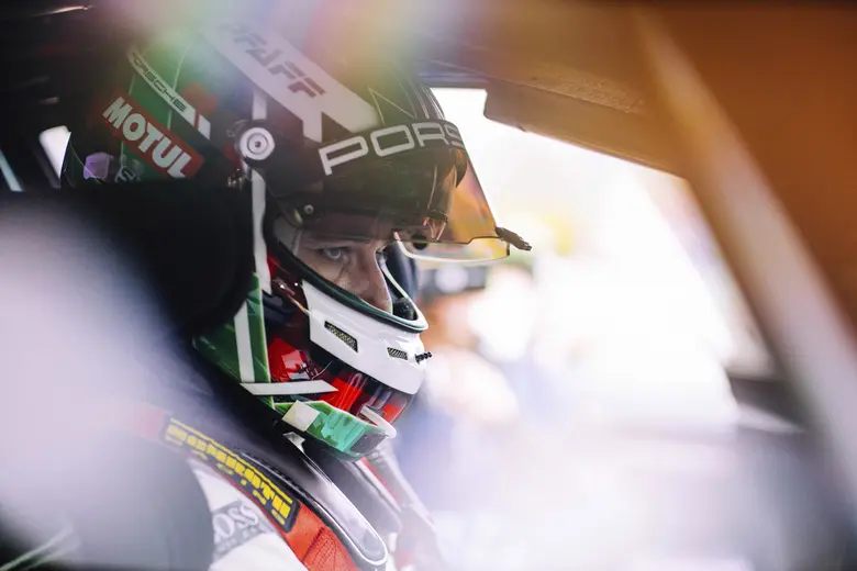 พานาเมร่าใหม่ (The new Panamera) ทำสถิติความเร็วต่อรอบบนสนาม Nuerburgring Nordschleife