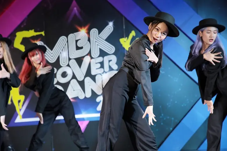 สุดปัง! เปิดฉากงานเต้นโคฟเวอร์แห่งปี MBK COVER DANCE 2020 กองเชียร์คึกคัก เยาวชนตบเท้าร่วมแข่งขันชิงทุนการศึกษามากกว่า 200,000 บาท