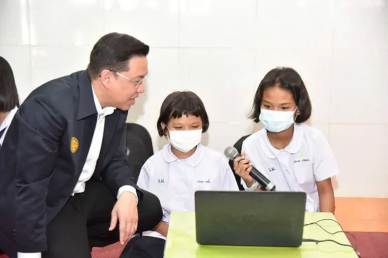 รมว.ดีอีเอส ลงพื้นที่ติดตามความก้าวหน้าศูนย์ดิจิทัลชุมชน และเน็ตประชารัฐ จ.ระยอง