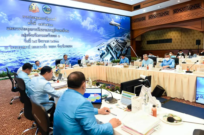 ดร.เฉลิมชัย ศรีอ่อน รัฐมนตรีว่าการกระทรวง...