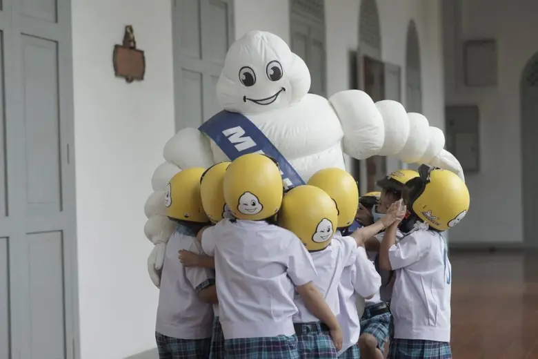 สานต่อโครงการเป็นปีที่ 6 ดึงยอดรวมมอบหมวก...