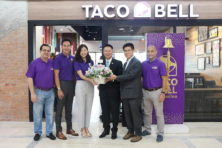 นายสมพล ตรีภพนารถ (ที่ 4 จากซ้าย) กรรมการ...