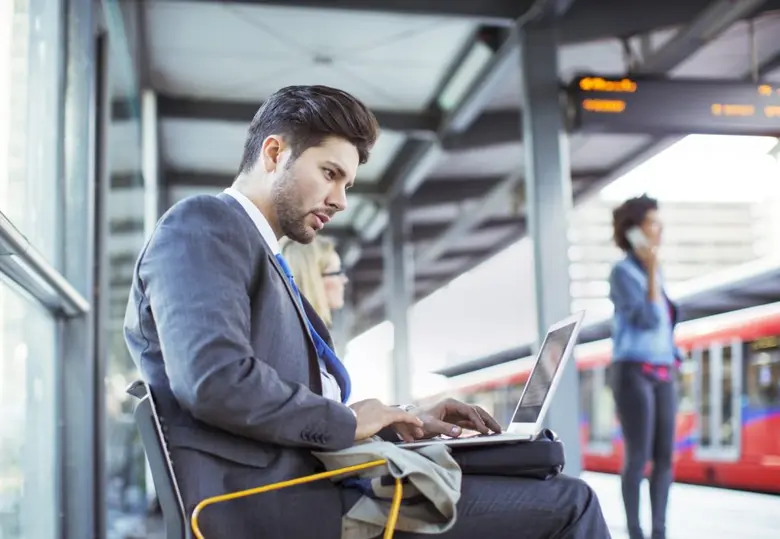 ดาต้าเซ็นเตอร์กำลังมาใกล้ตัวคุณ กับระบบคลาวด์ที่เชื่อมต่อเอดจ์ ไฮบริด และทำงานแบบกระจายศูนย์