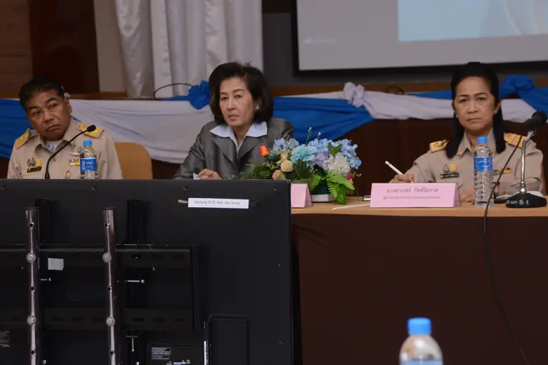 นายอลงกรณ์ พลบุตร ที่ปรึกษารัฐมนตรีว่าการ...