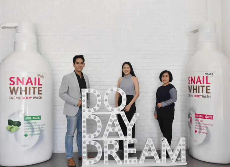 นายปิยวัชร ราชพลสิทธิ์ (คนซ้าย) ประธานเจ้...