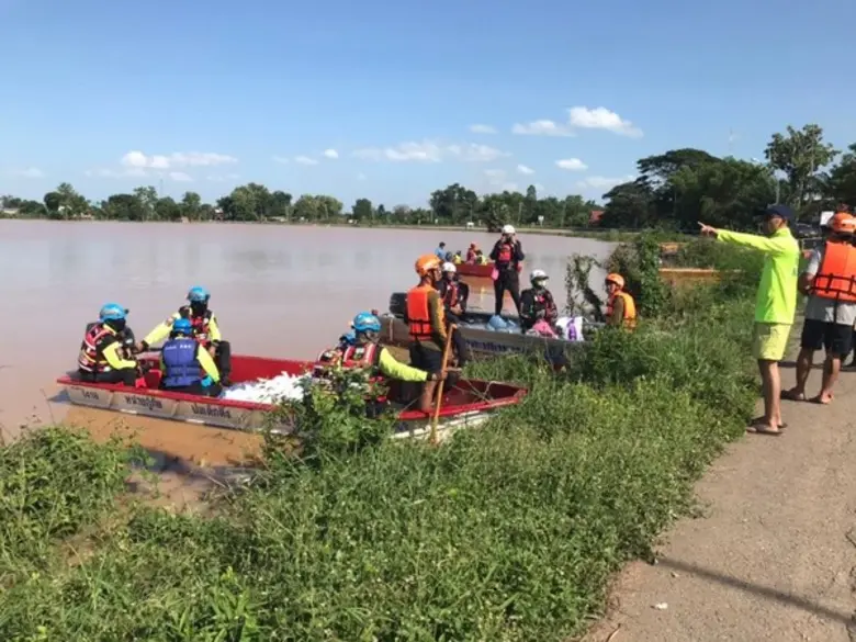 มูลนิธิป่อเต็กตึ๊ง นำโดย นายสมบูลย์ ขวัญอ...