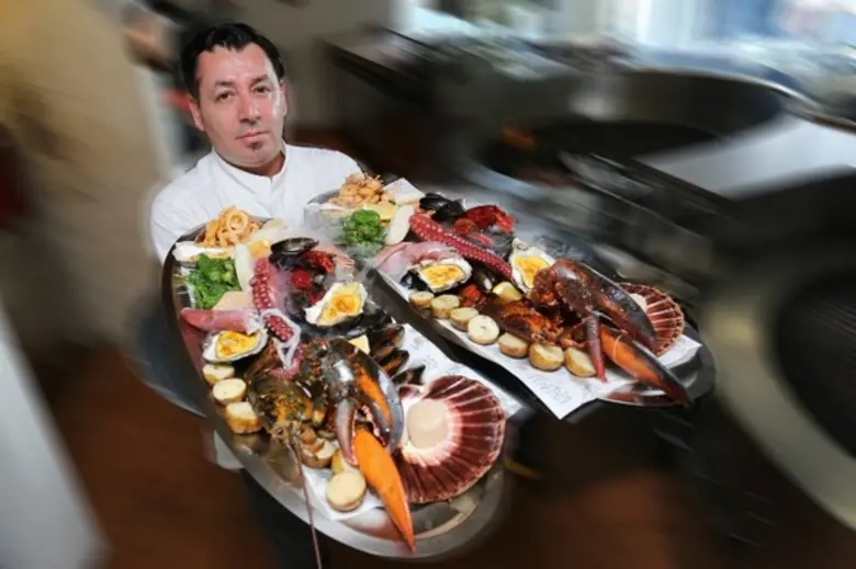 ห้องอาหารอูโนมาส ยกทั้งทะเลเมดิเตอร์เรเนี...