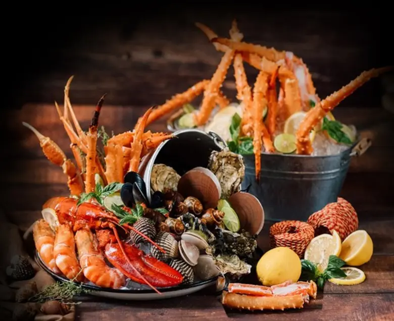 ห้องอาหารฟิฟท์ตี้ เซเว่น สตรีท โรงแรมแมริ...