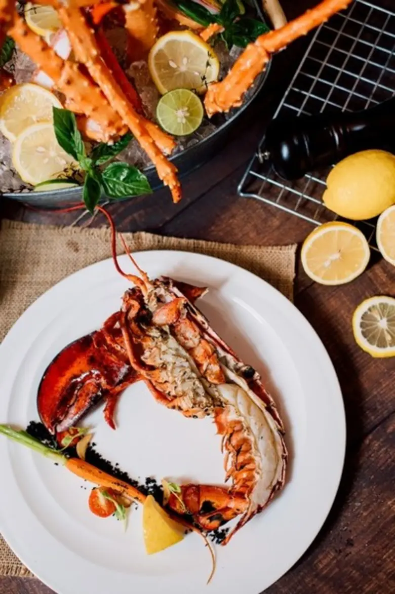 บุฟเฟ่ต์ซีฟู้ด สำหรับคนรักอาหารทะเล ที่ห้องอาหารฟิฟท์ตี้ เซเว่น สตรีท